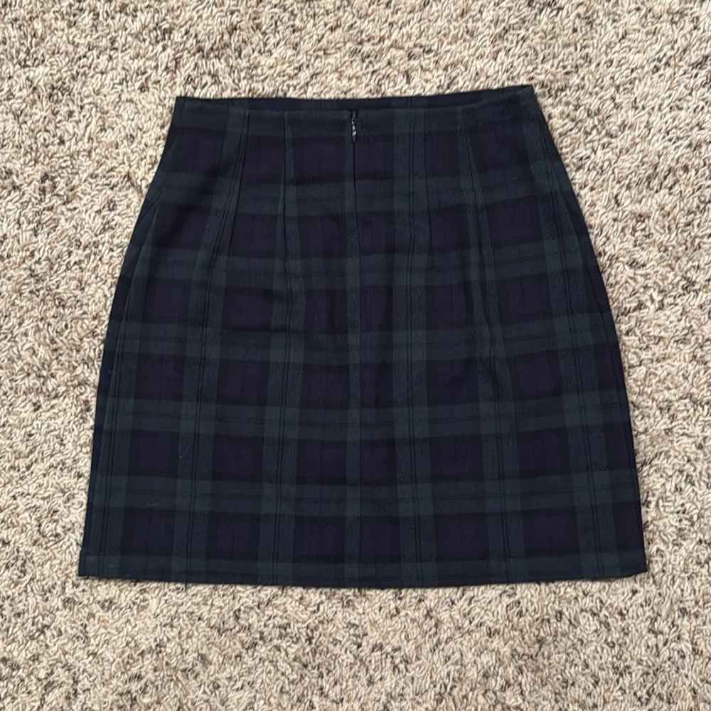 Green and navy blue plaid skirt with two slits on front sides - Picture 3 of 5